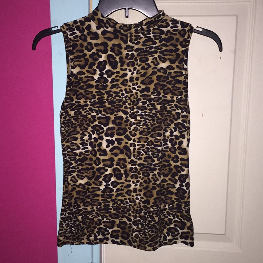 Cheetah-print turtleneck